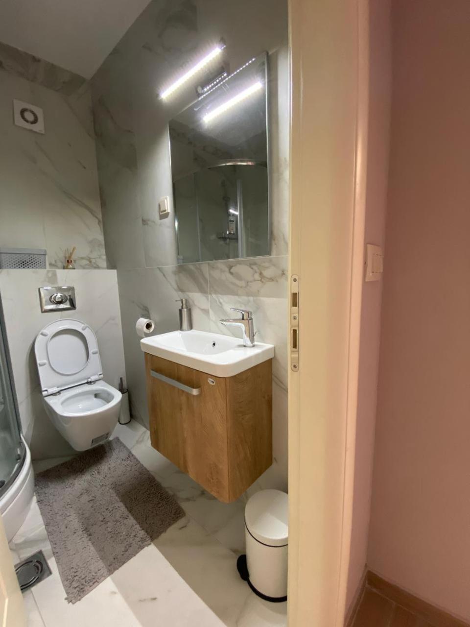 Apartman Tara Τίβατ Εξωτερικό φωτογραφία